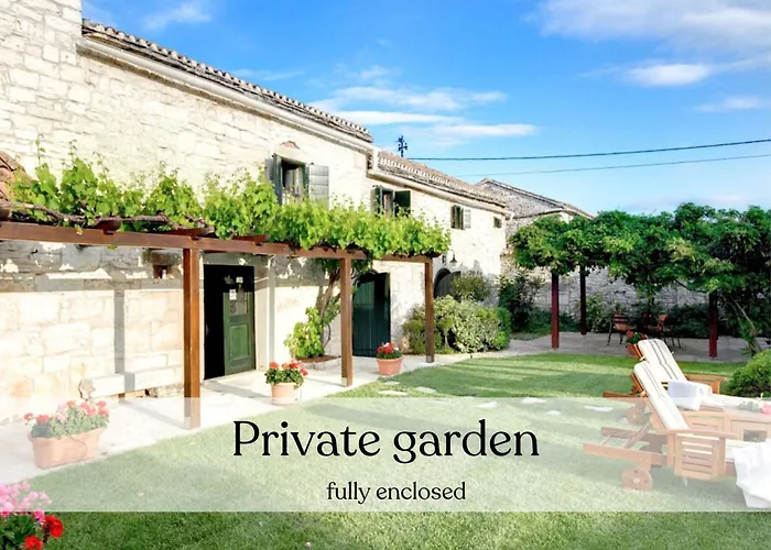 Captain Morgan Villa Mrgani