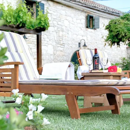 Villa Istrian Countryside Retreat *